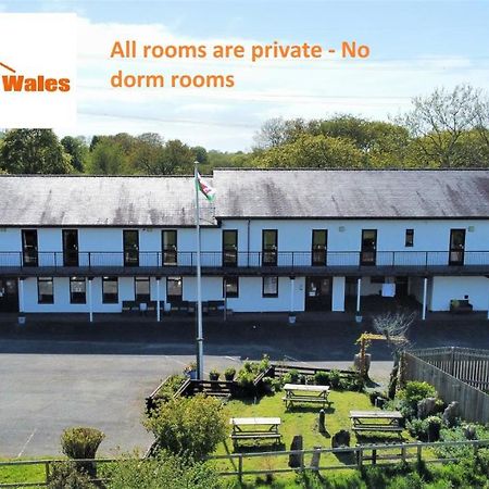 Hostel Basecamp Wales Llanllyfni Exterior foto
