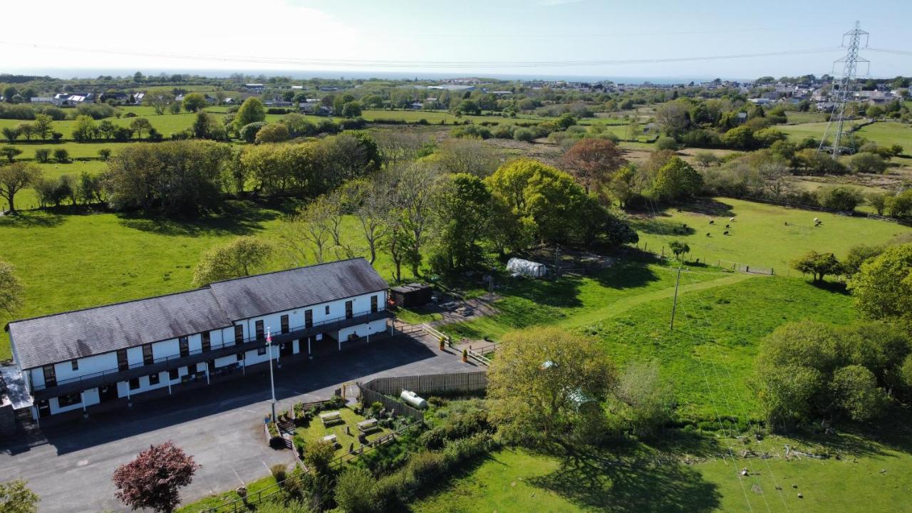 Hostel Basecamp Wales Llanllyfni Exterior foto