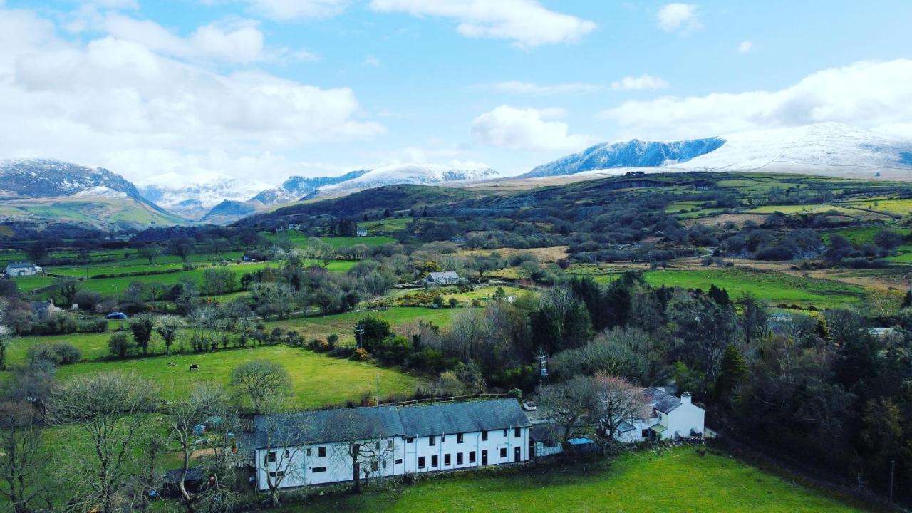 Hostel Basecamp Wales Llanllyfni Exterior foto