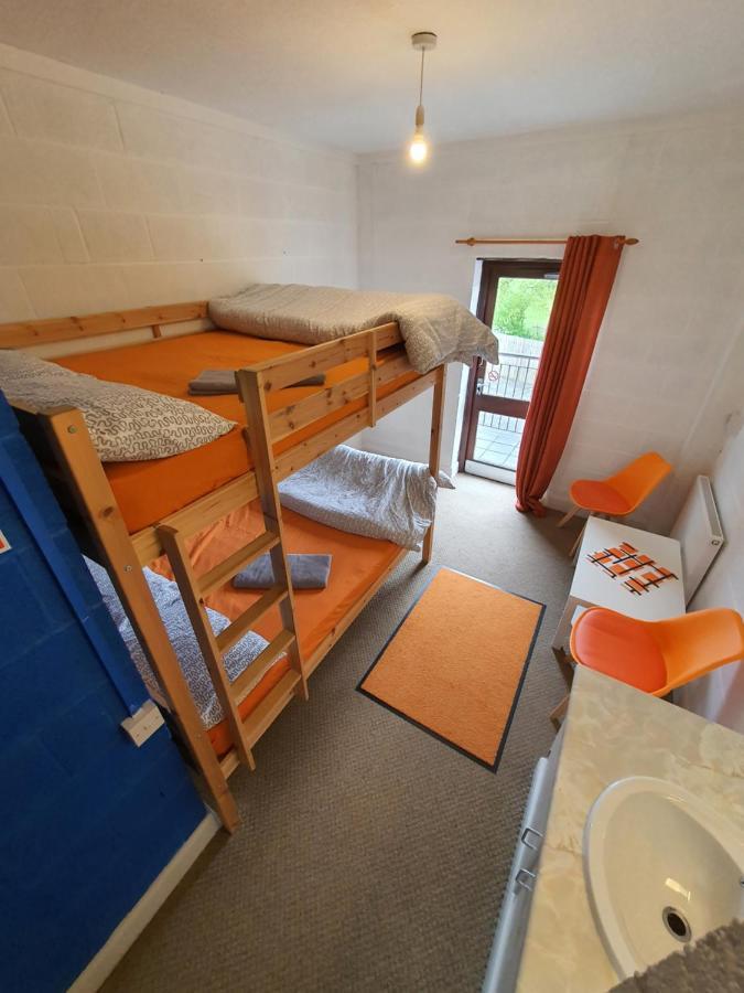 Hostel Basecamp Wales Llanllyfni Exterior foto